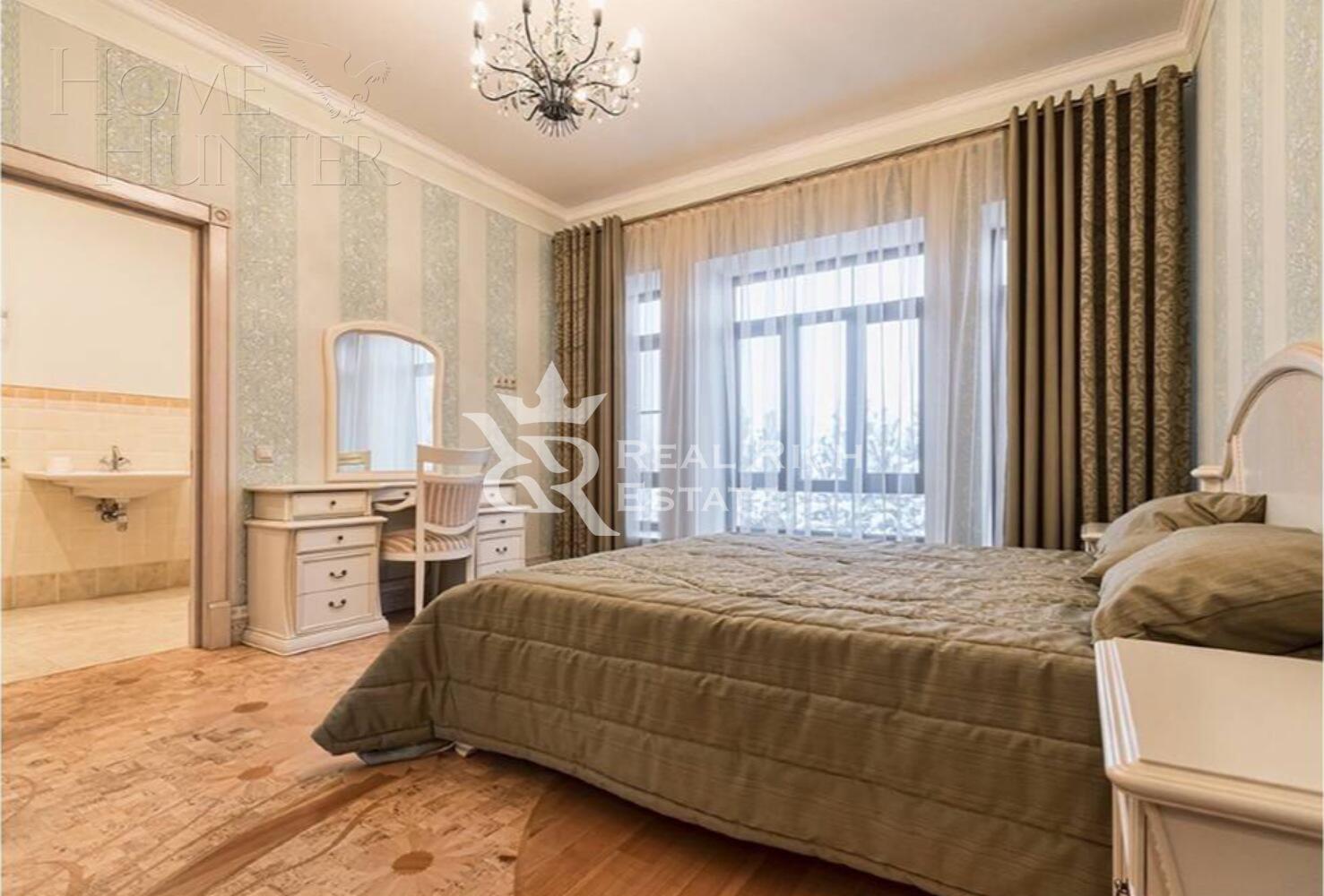 3-этажный коттедж 450 м² с отделкой