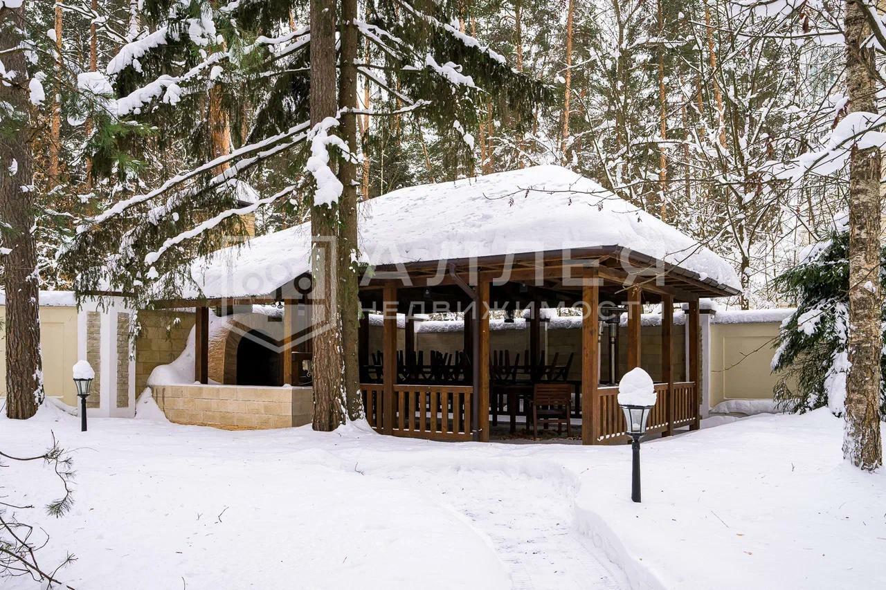 2-этажный коттедж 1 250 м² с отделкой