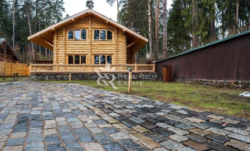 2-этажный коттедж 300 м² с отделкой