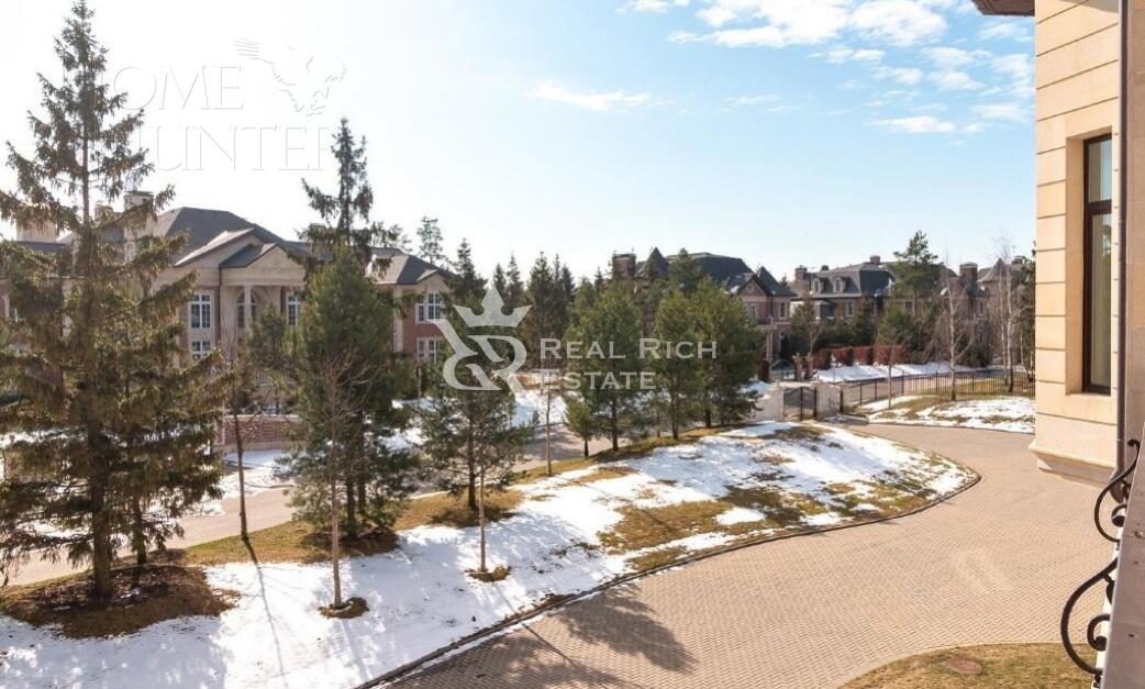 2-этажный коттедж 2 800 м² без отделки