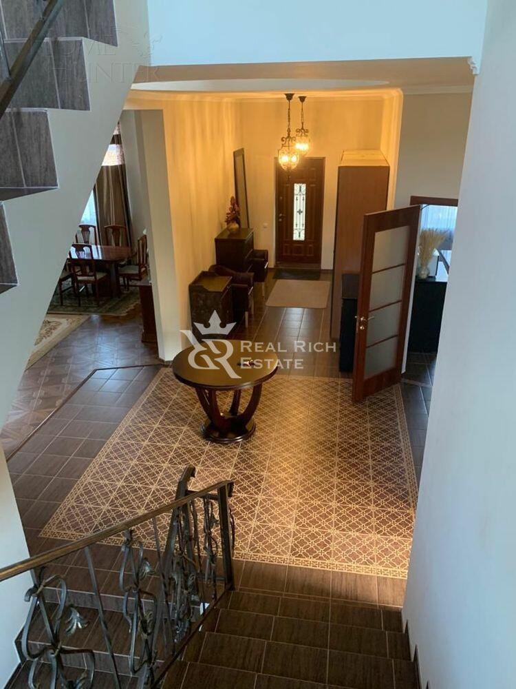 2-этажный коттедж 350 м² с отделкой