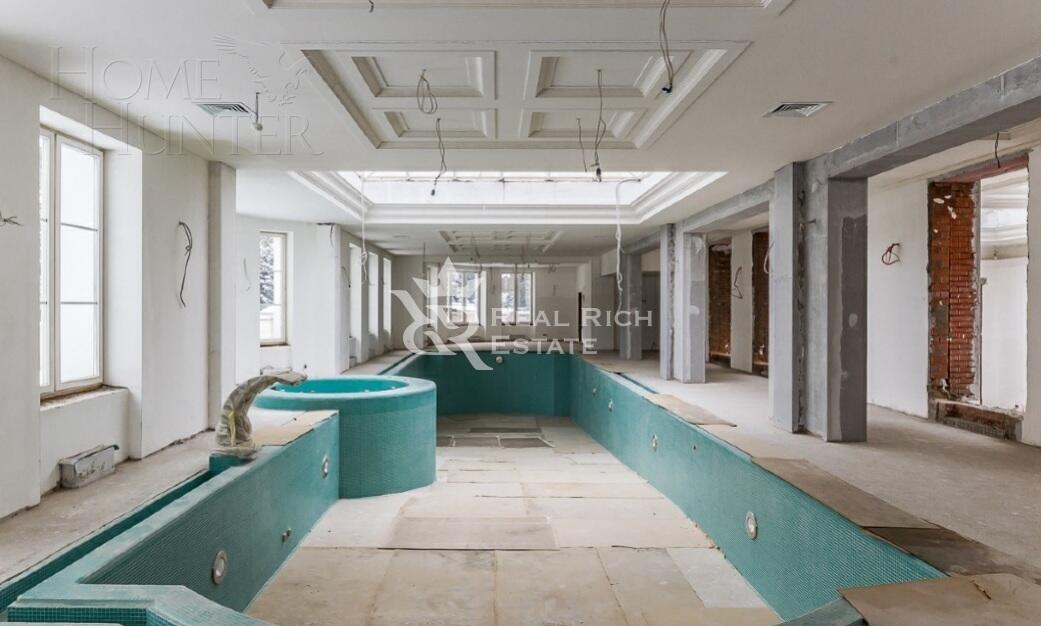 2-этажный коттедж 2 200 м² без отделки