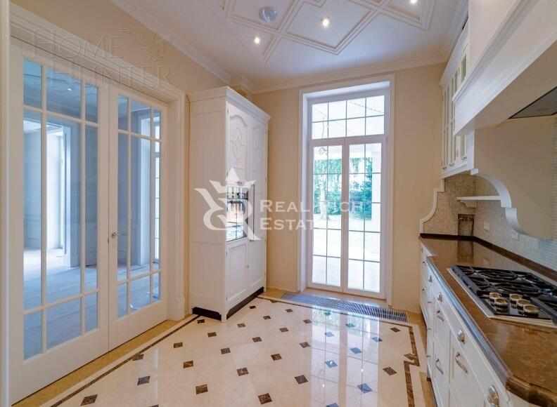 2-этажный коттедж 470 м² с отделкой