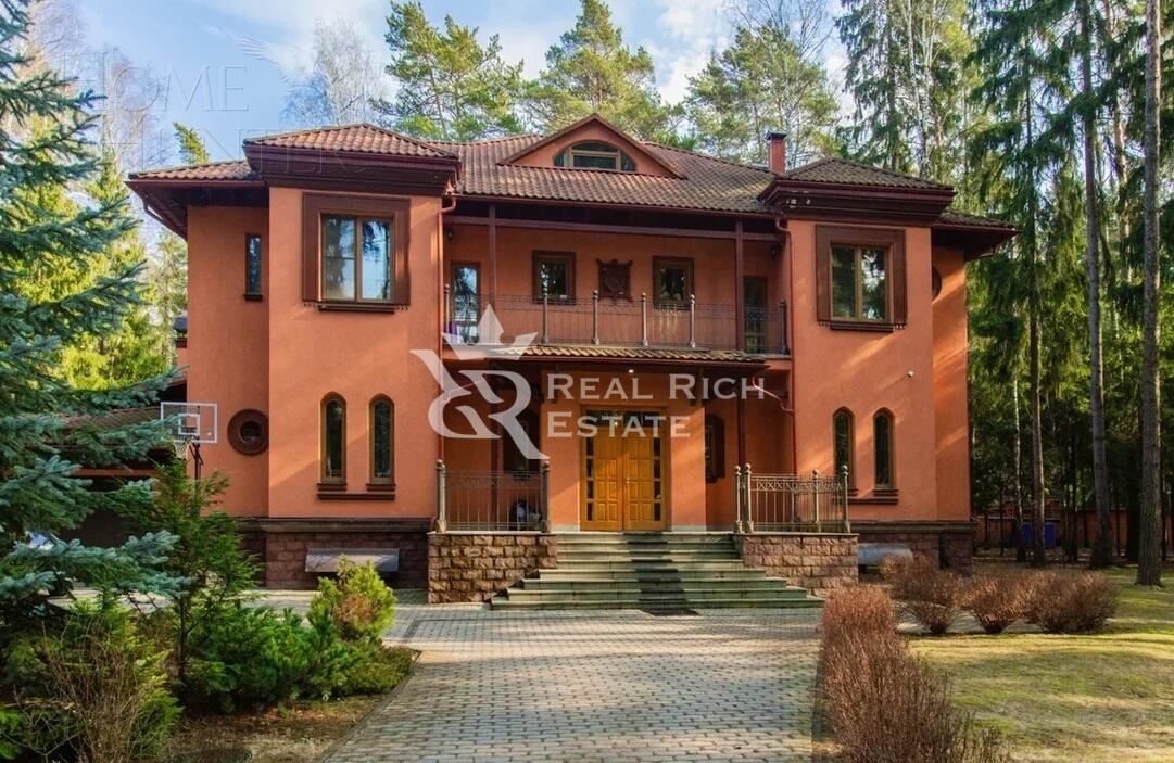 2-этажный коттедж 763 м² с отделкой