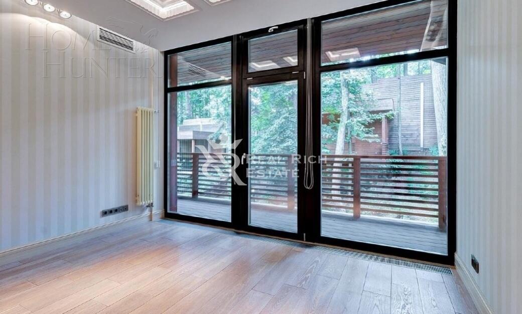 3-этажный таунхаус 340 м² с отделкой