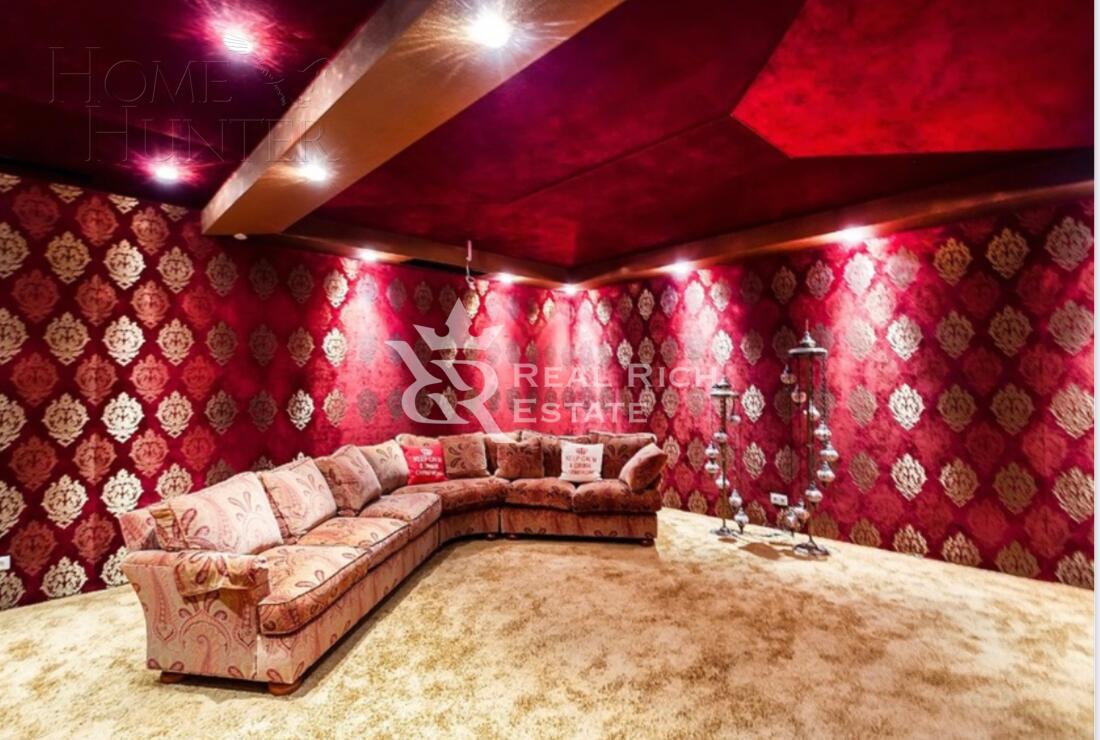 3-этажный коттедж 1 800 м² с отделкой