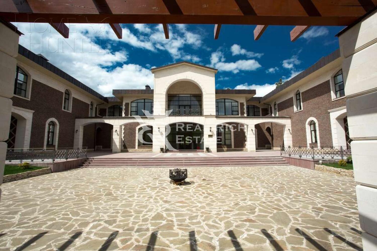 2-этажный коттедж 3 550 м² с отделкой