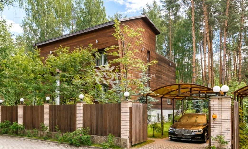 2-этажный коттедж 640 м² с отделкой