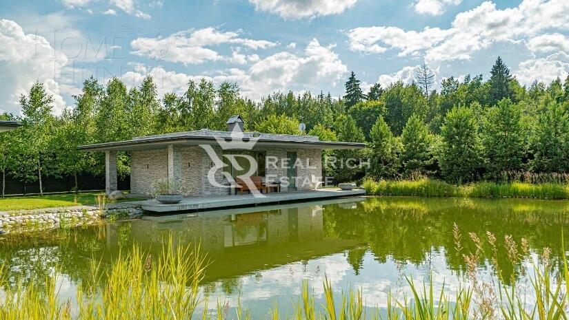 2-этажный коттедж 1 400 м² с отделкой