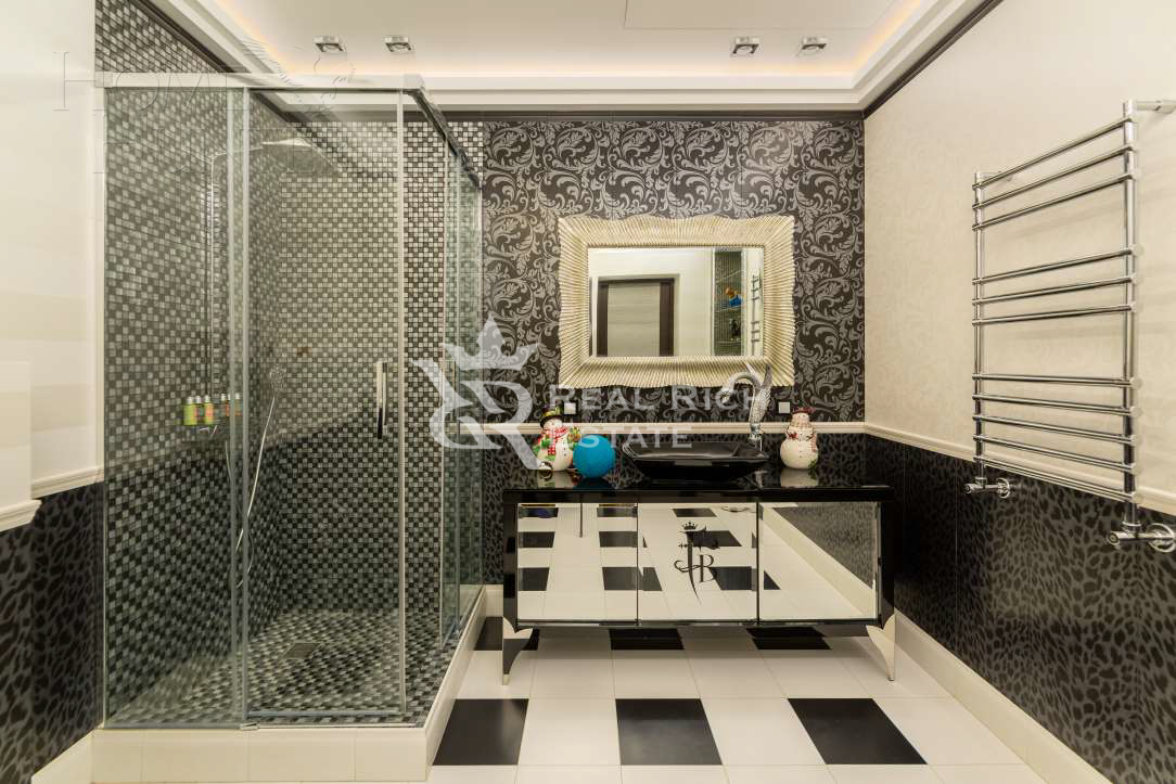 3-этажный коттедж 768 м² с отделкой