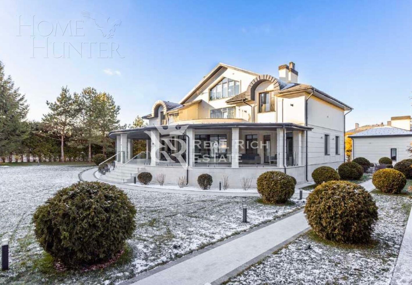 2-этажный коттедж 1 130 м² с отделкой