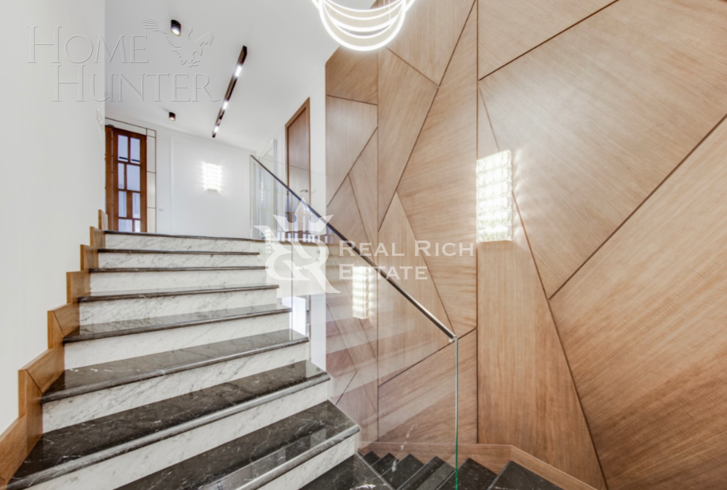 2-этажный коттедж 500 м² с отделкой