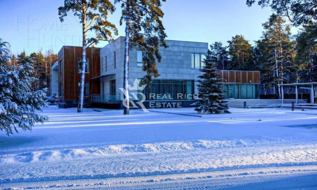 2-этажный коттедж 2 100 м² с отделкой