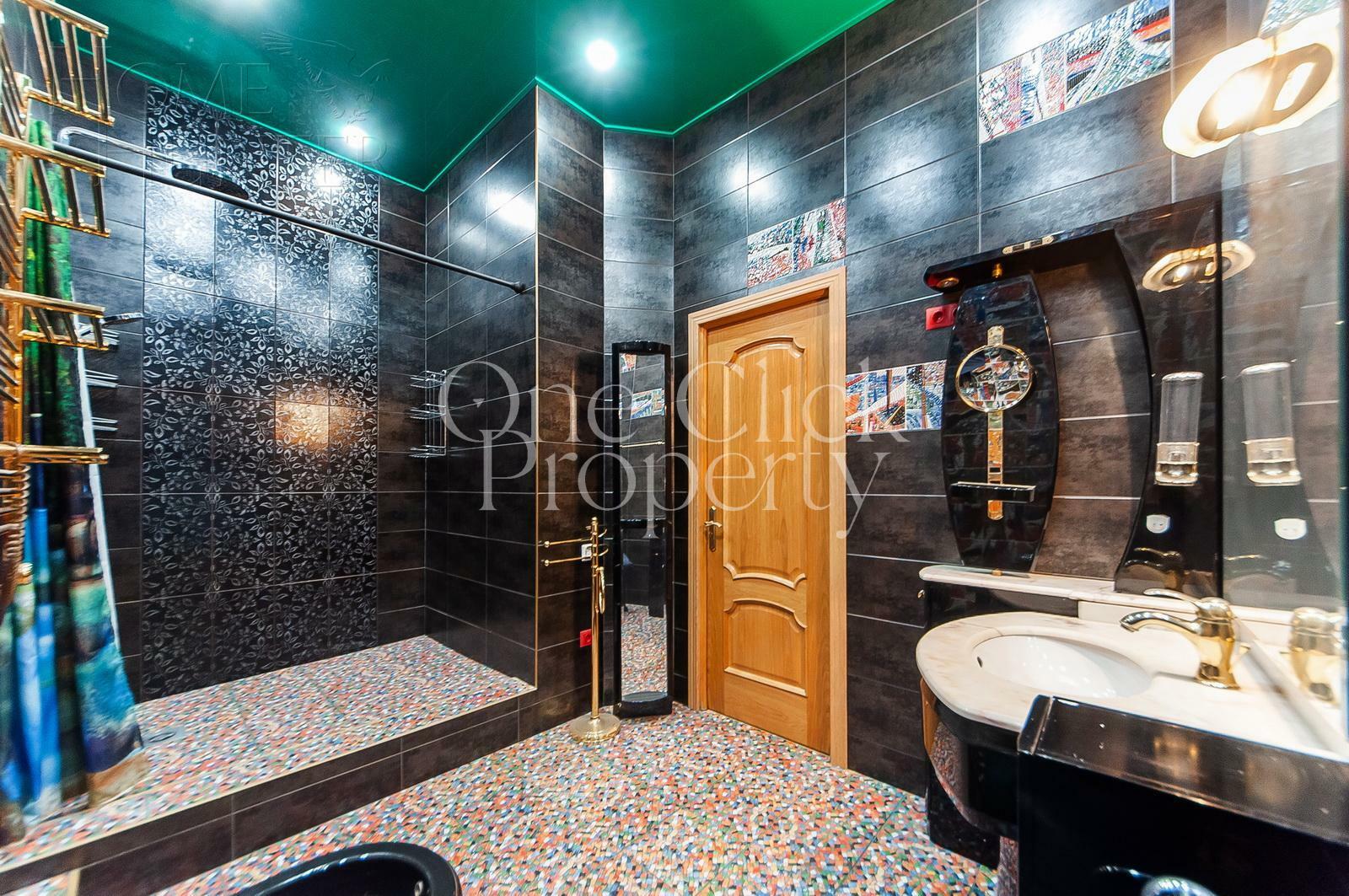 8-КОМН. КВАРТИРА С ОТДЕЛКОЙ 324.6 М² НА 3 ЭТАЖЕ