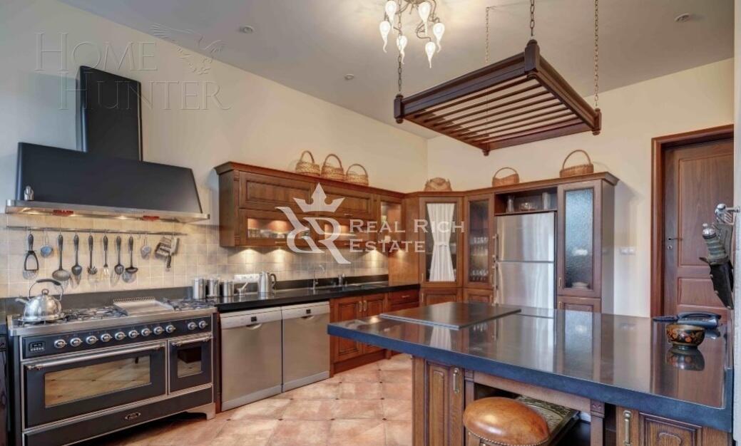 2-этажный коттедж 700 м² с отделкой