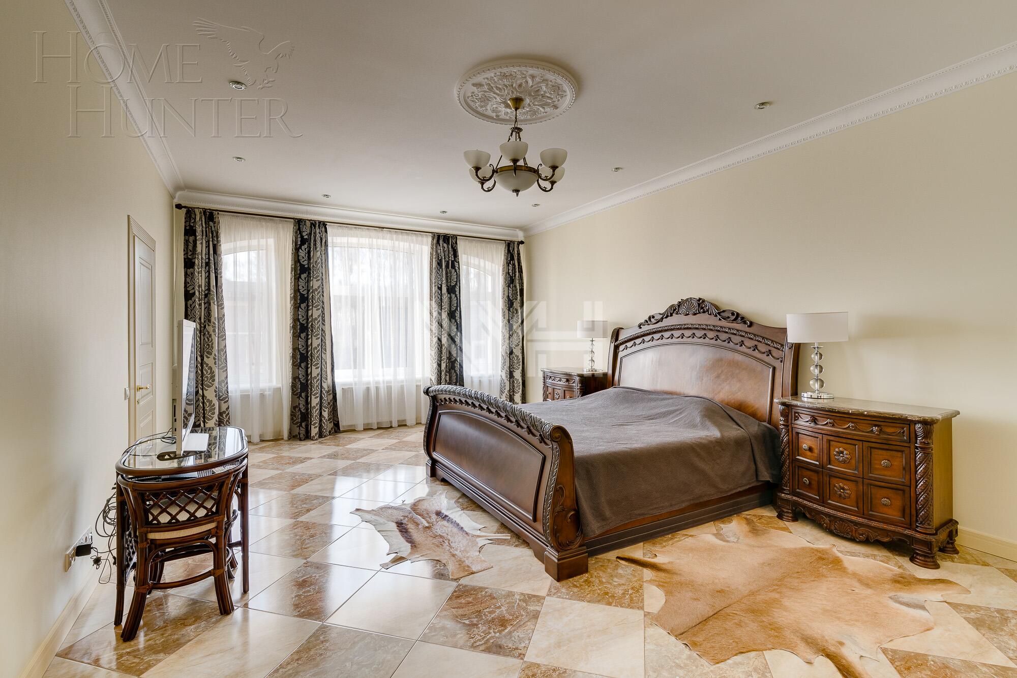 2-этажный коттедж 1 300 м² с отделкой