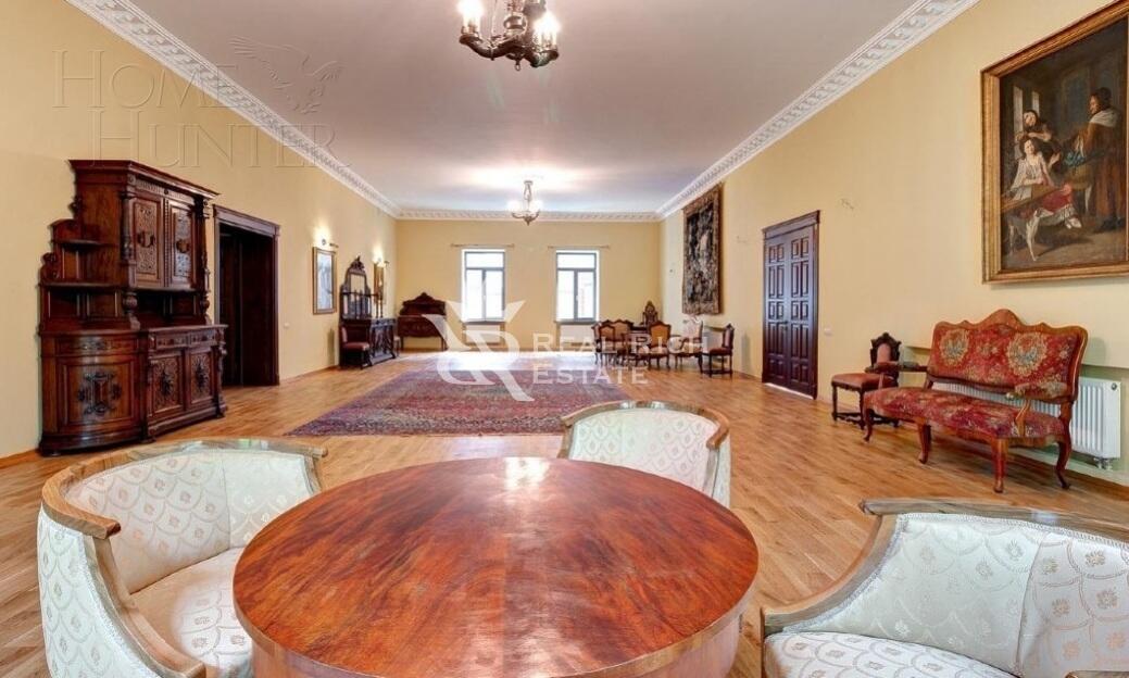 2-этажный коттедж 980 м² с отделкой