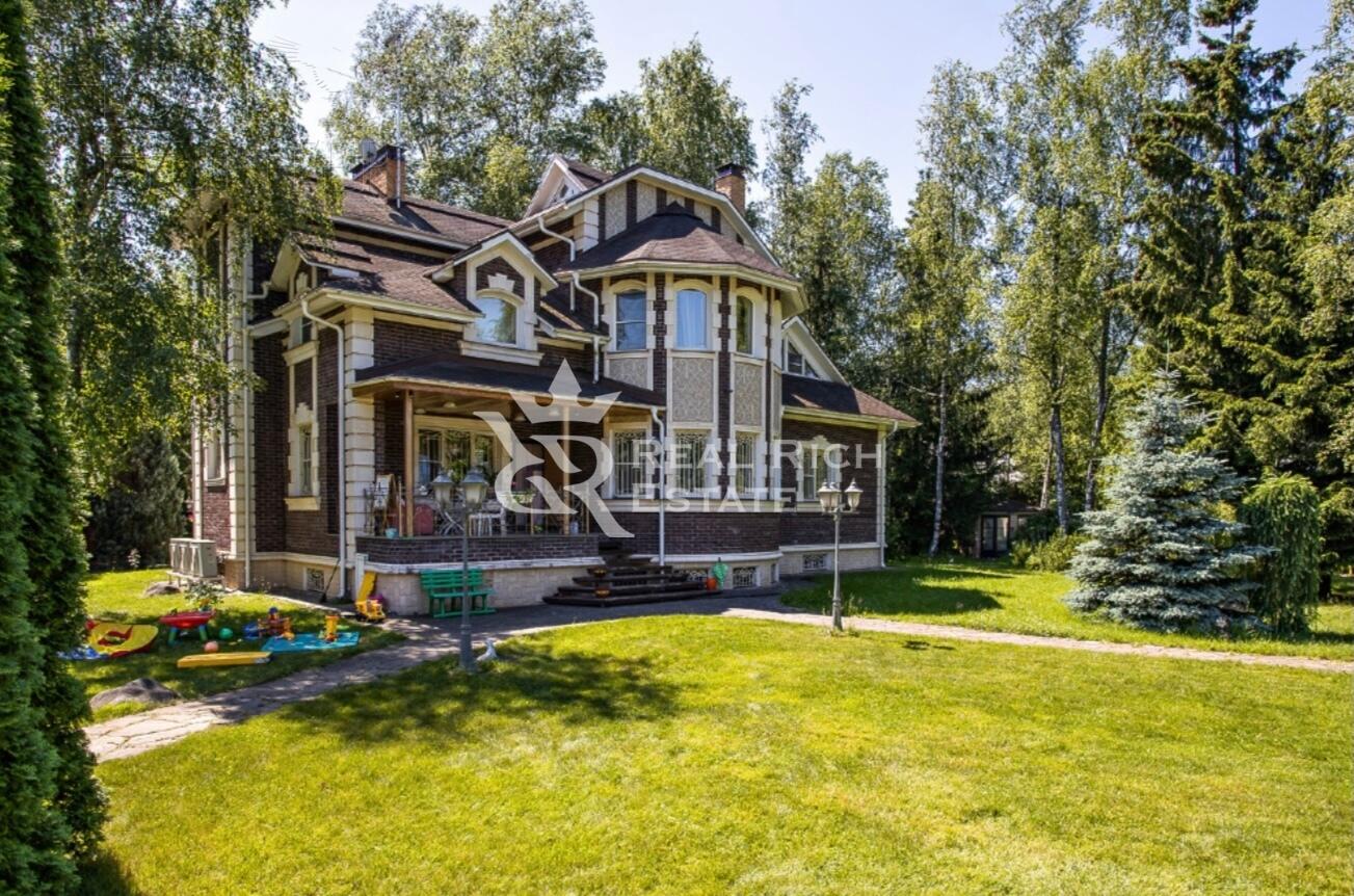 2-этажный коттедж 750 м² с отделкой