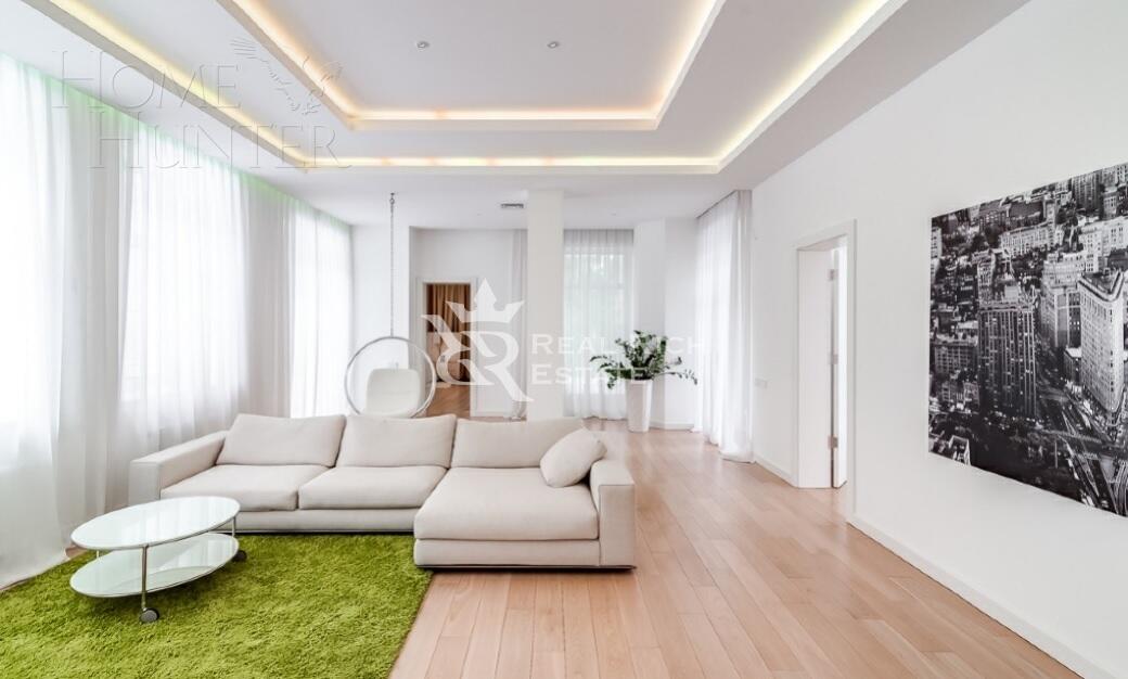 3-этажный коттедж 1 000 м² с отделкой