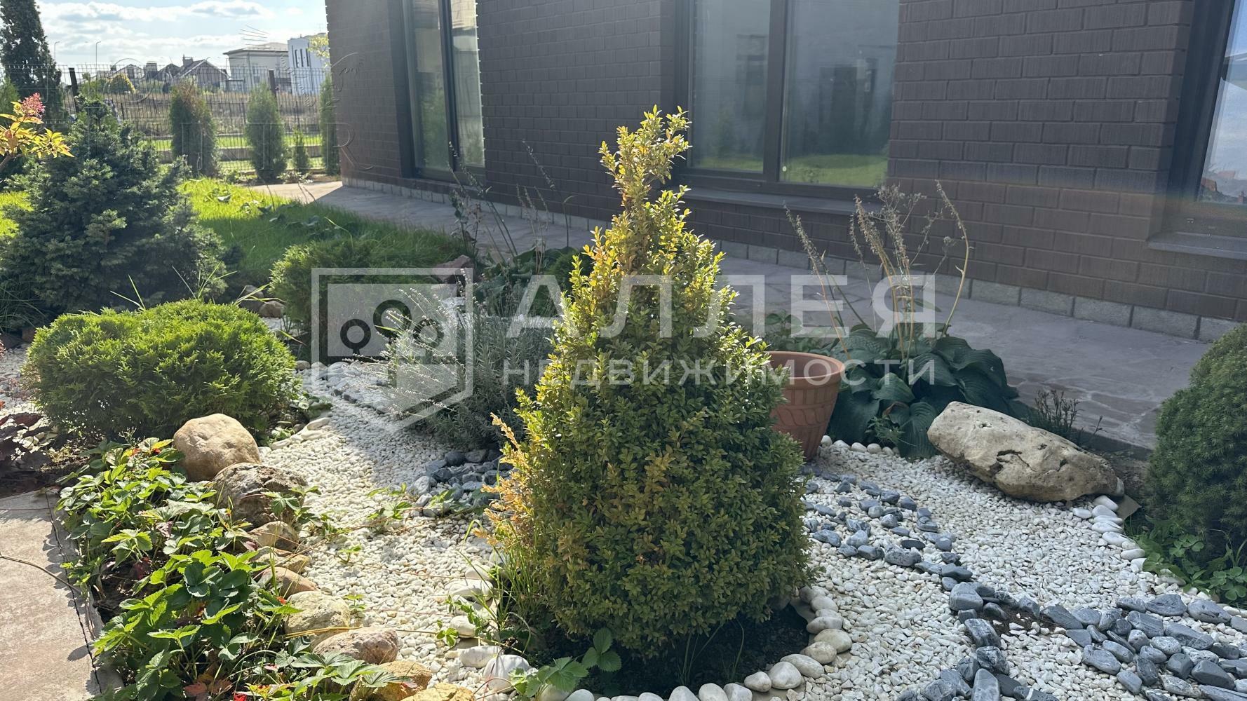 1-этажный коттедж 520.9 м² без отделки