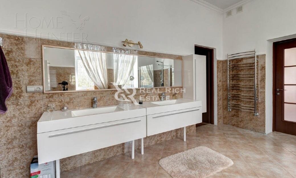 2-этажный коттедж 650 м² с отделкой