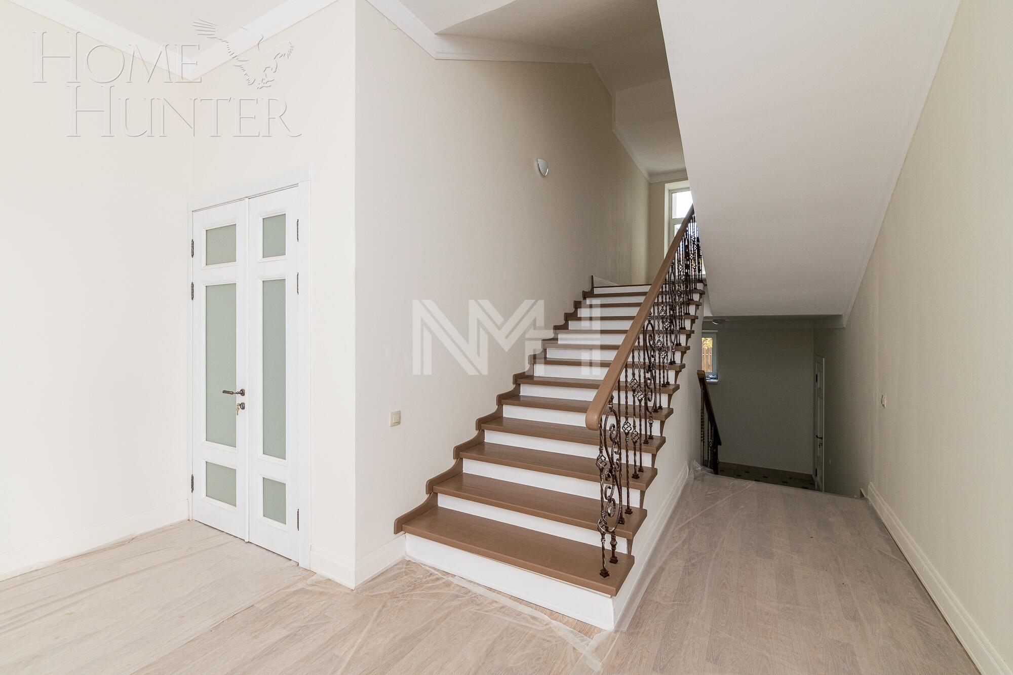 2-этажный коттедж 1 036 м² с отделкой