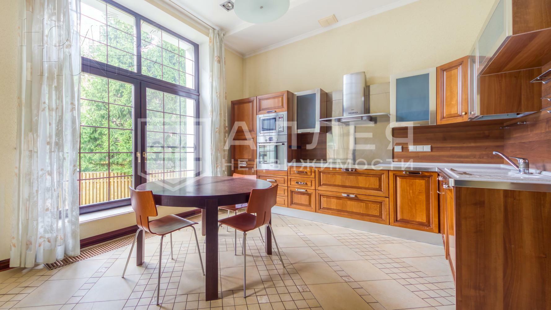 2-этажный коттедж 640 м² с отделкой