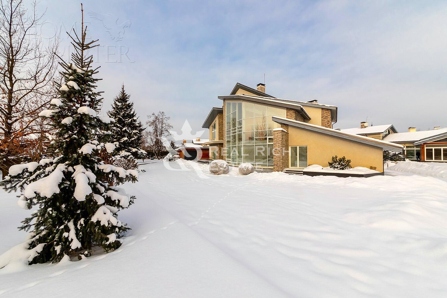 2-этажный коттедж 1 700 м² без отделки