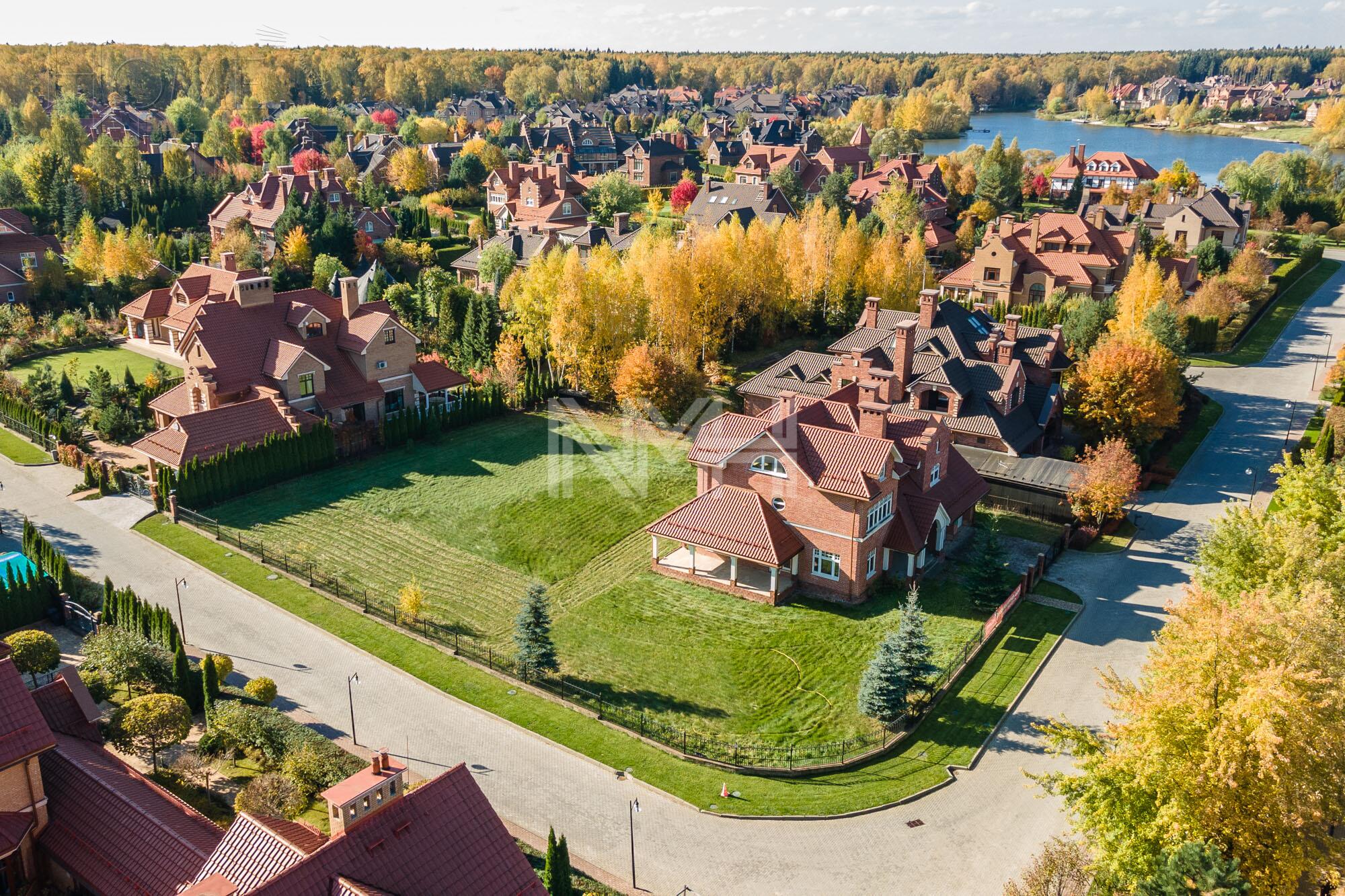 2-этажный коттедж 432.2 м² без отделки