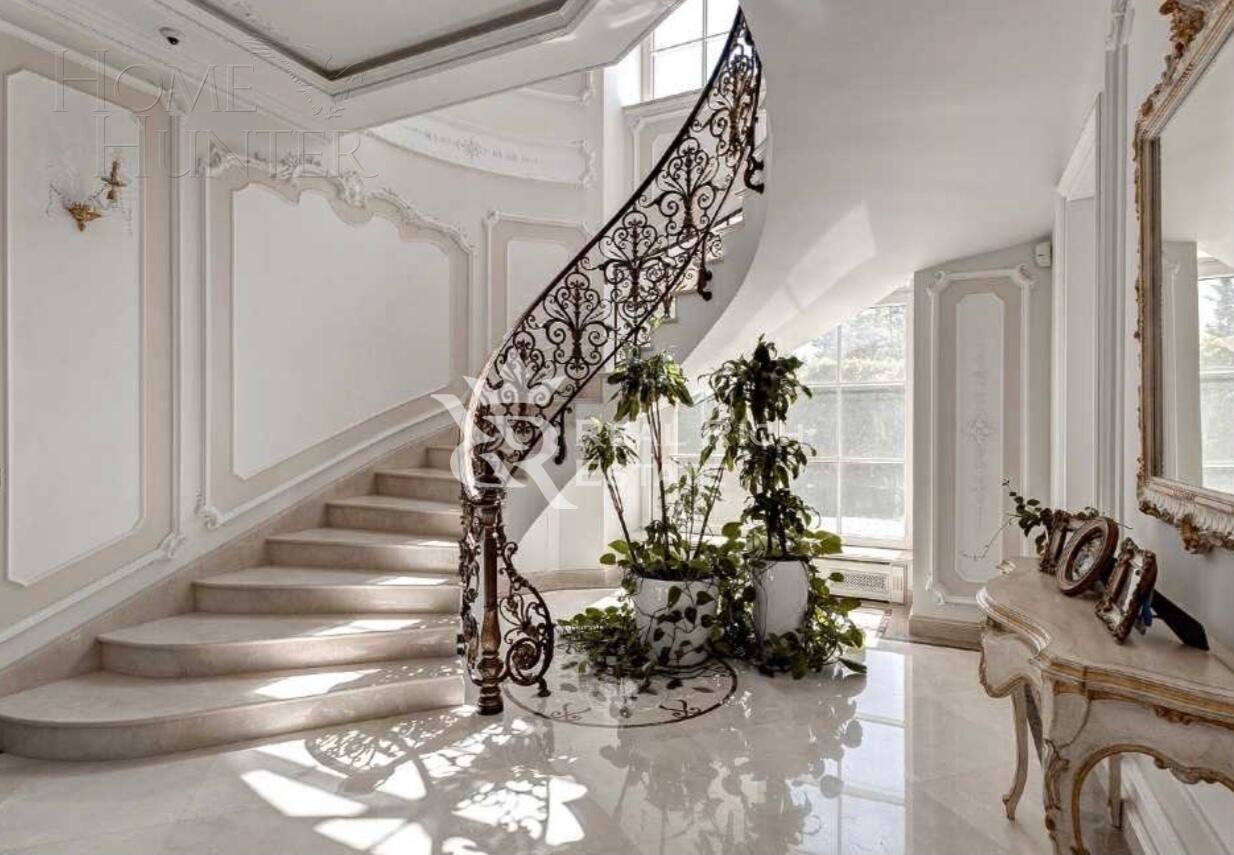 2-этажный коттедж 1 800 м² с отделкой