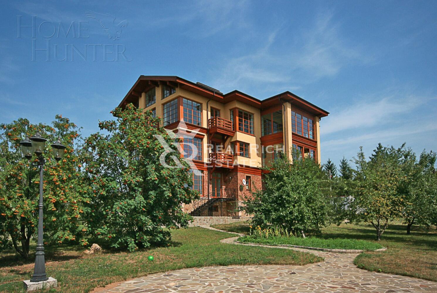 2-этажный коттедж 1 000 м² с отделкой