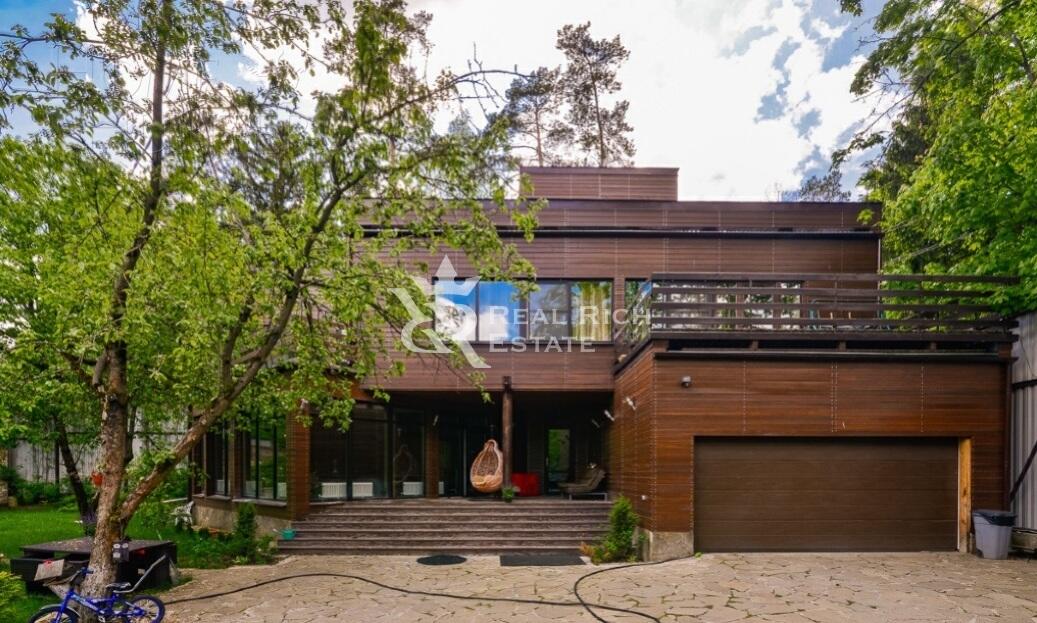 3-этажный коттедж 860 м² с отделкой