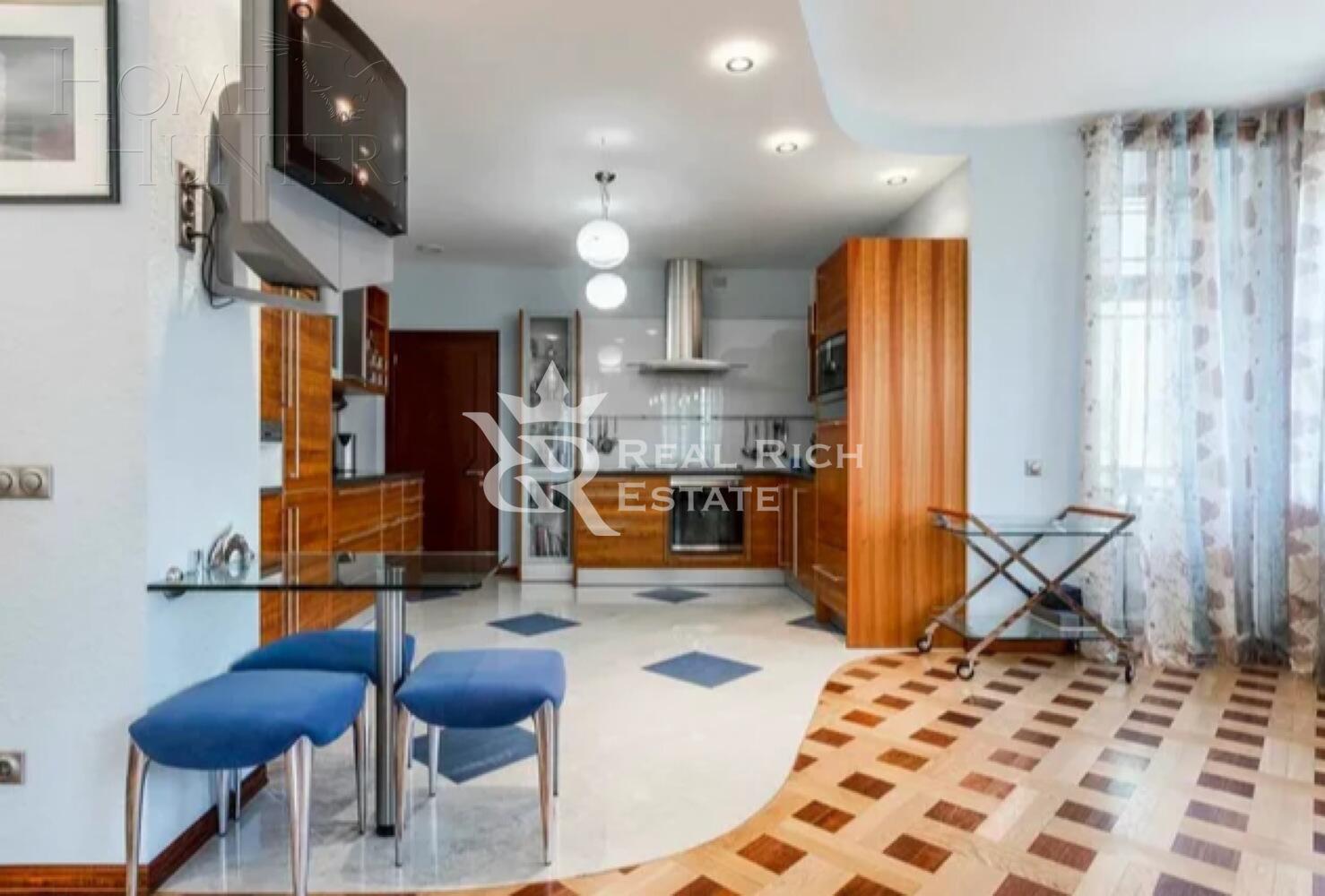 2-этажный коттедж 860 м² с отделкой