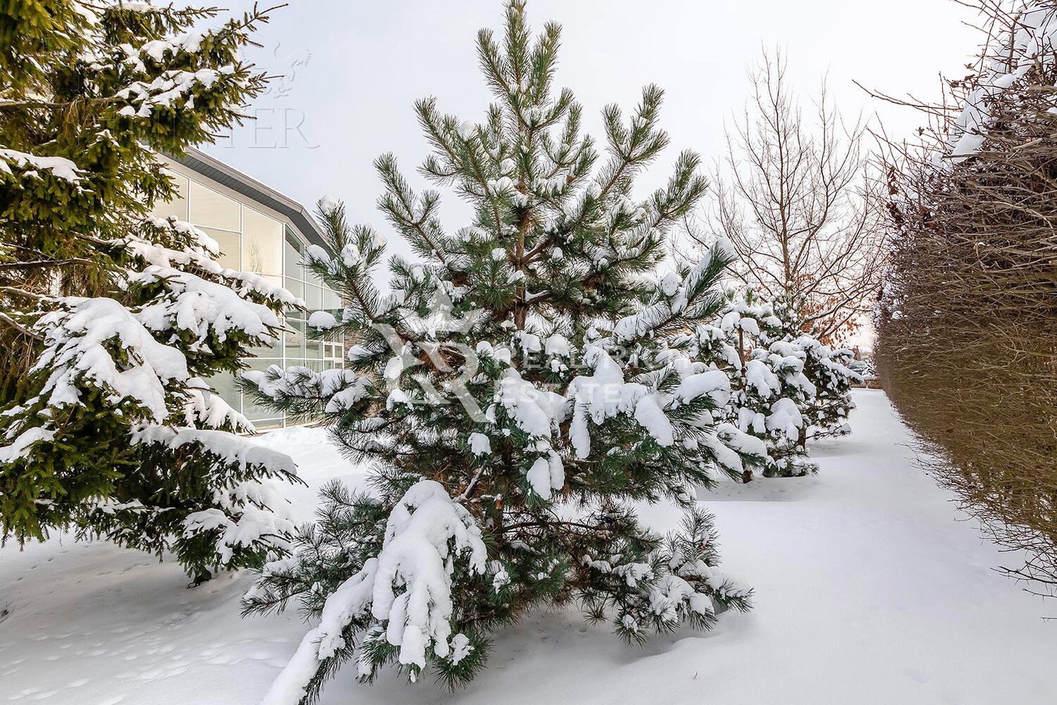 2-этажный коттедж 1 700 м² без отделки