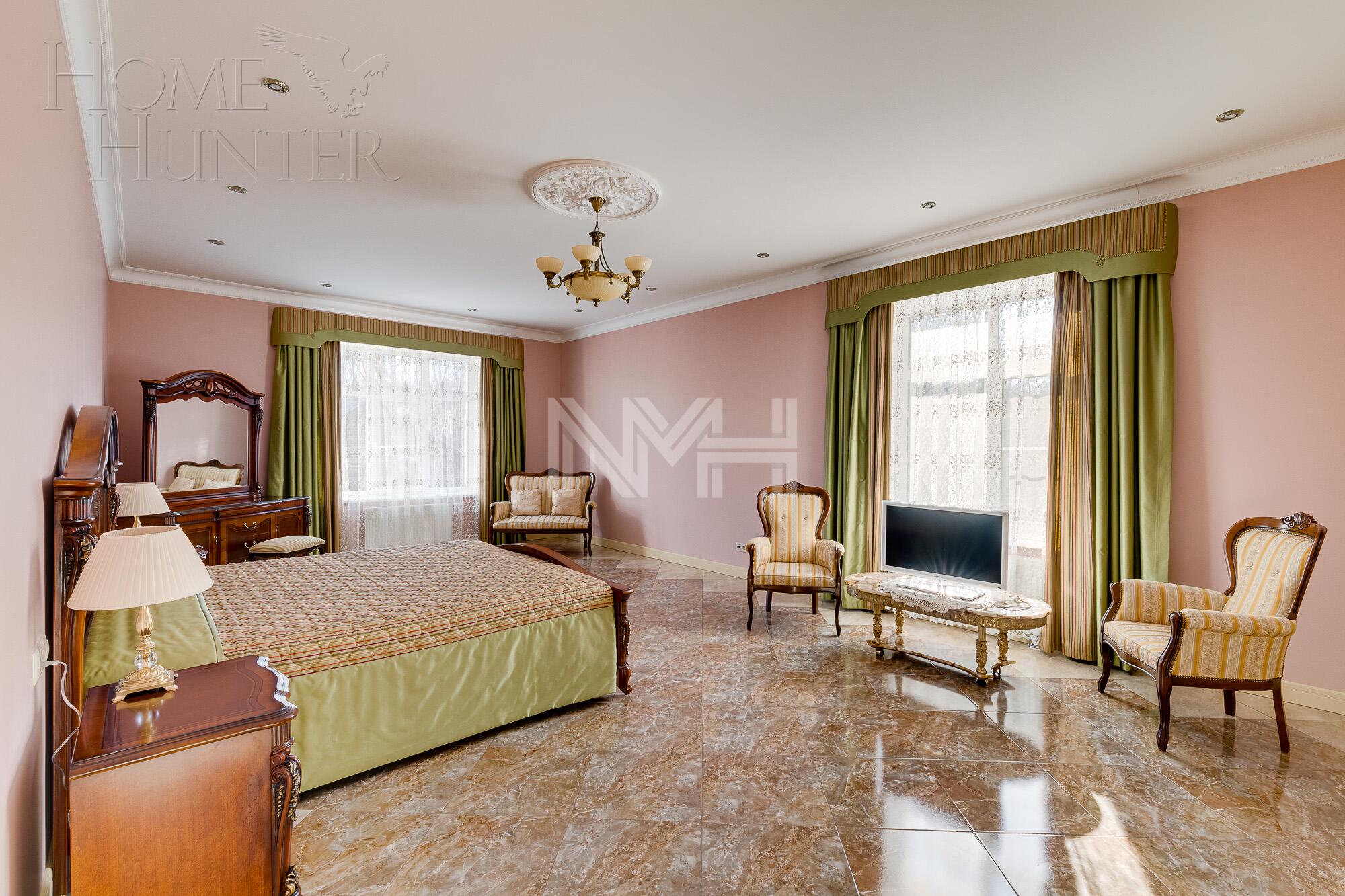 2-этажный коттедж 1 300 м² с отделкой