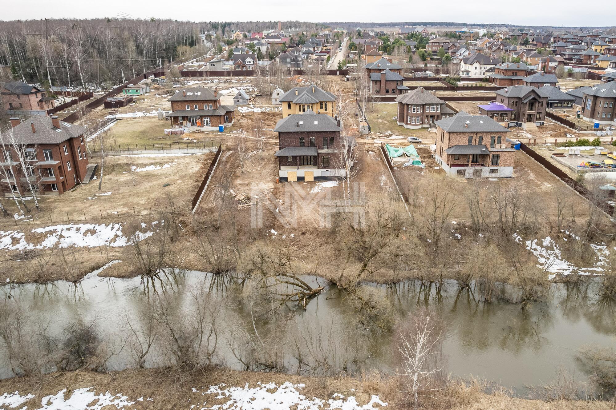 2-этажный коттедж 495 м² без отделки