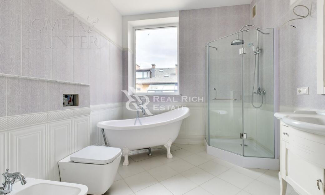 3-этажный таунхаус 360 м² с отделкой