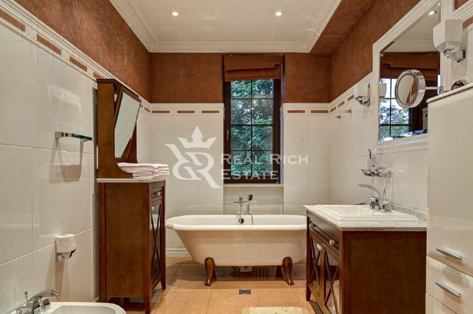 2-этажный коттедж 900 м² с отделкой