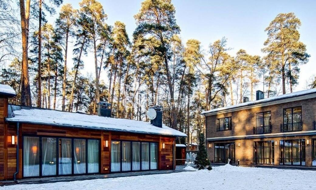 2-этажный коттедж 733 м² с отделкой