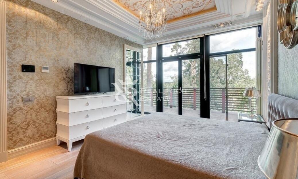 3-этажный таунхаус 340 м² с отделкой