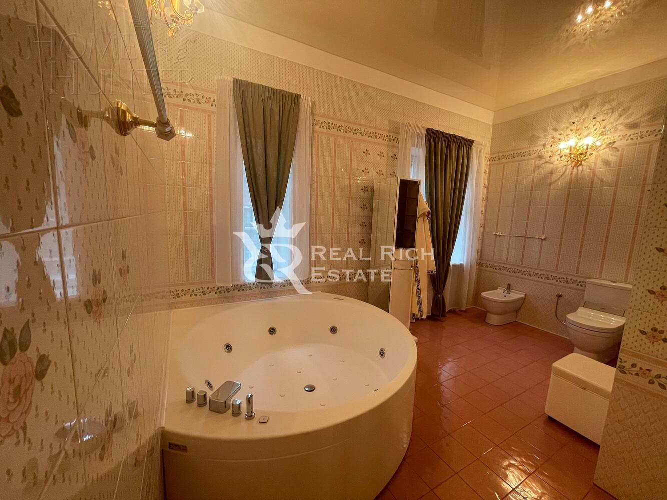 3-этажный коттедж 674 м² с отделкой