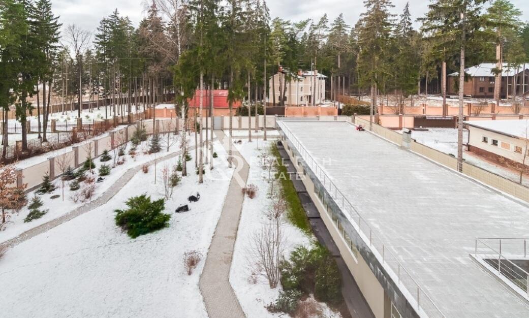 3-этажный коттедж 1 000 м² с отделкой