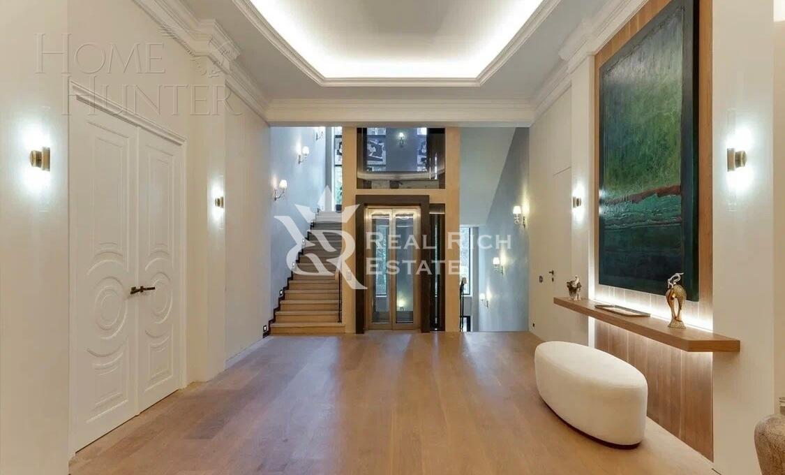 3-этажный коттедж 1 500 м² с отделкой