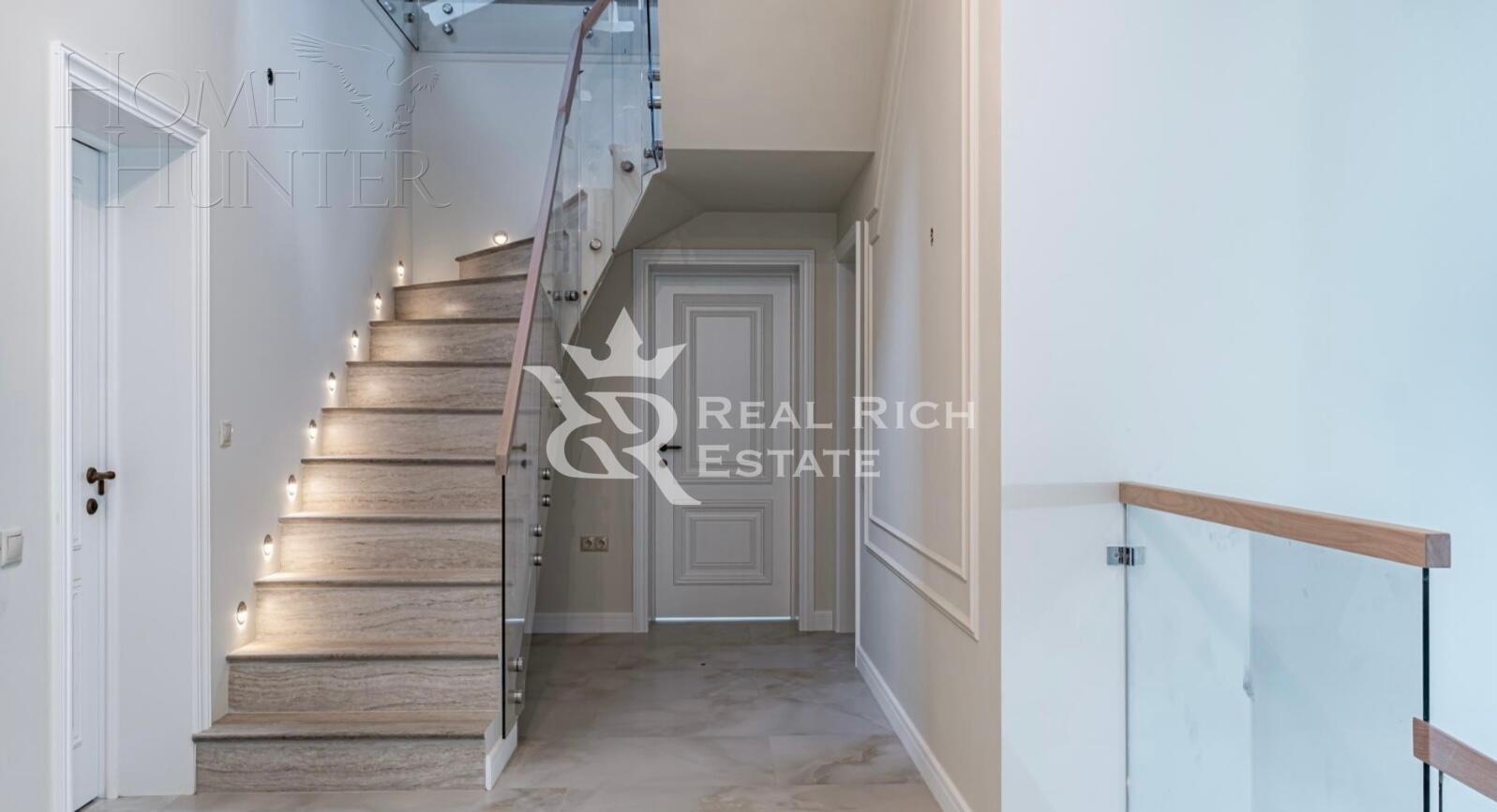 2-этажный коттедж 350 м² с отделкой