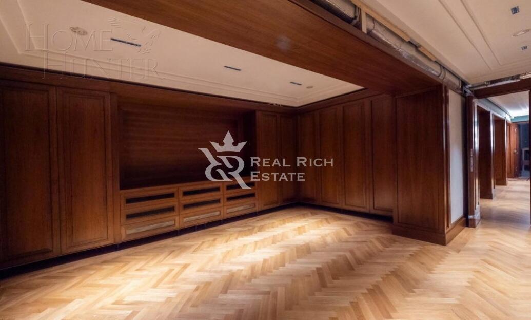 2-этажный коттедж 2 200 м² с отделкой