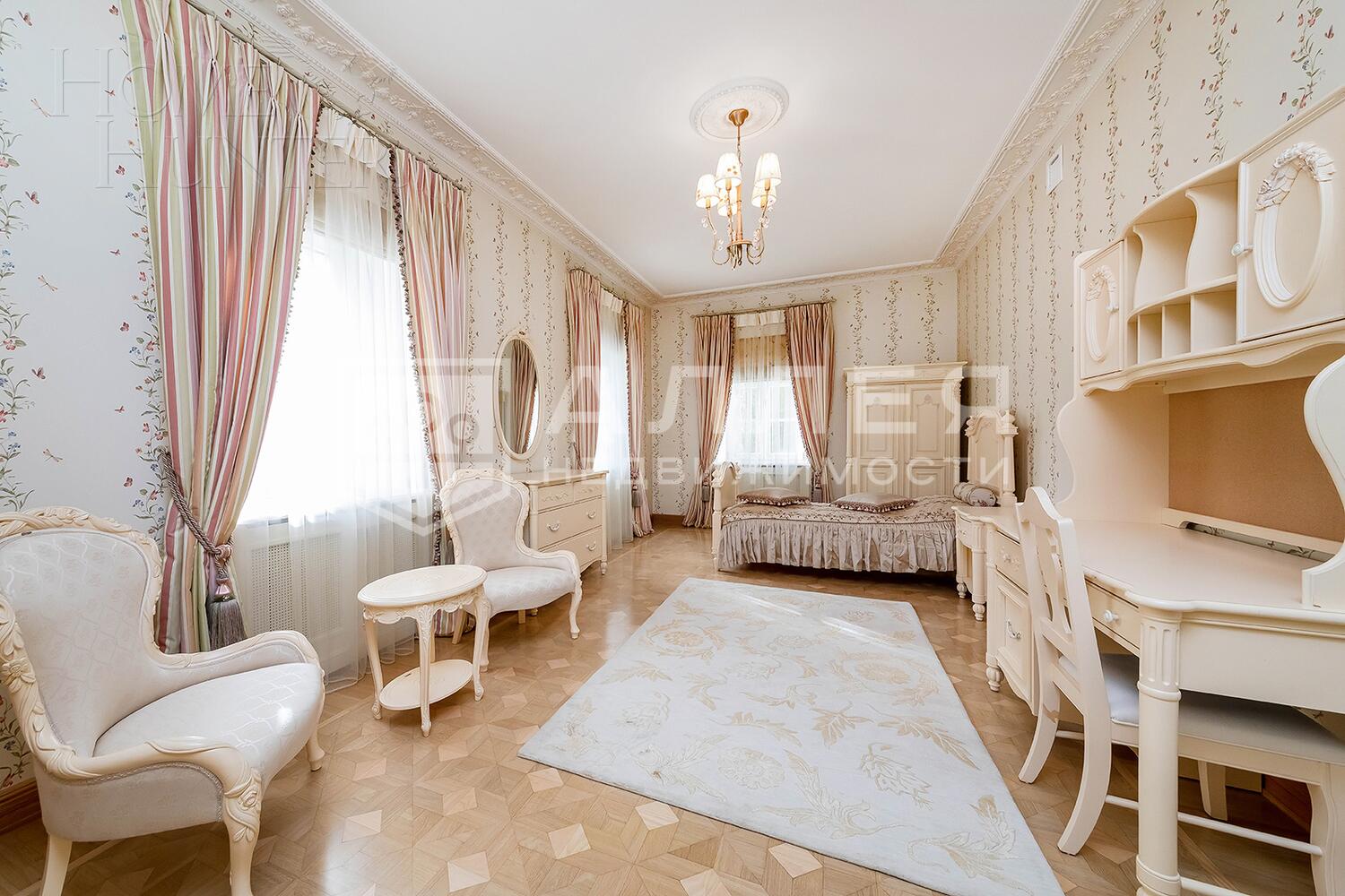 3-этажный коттедж 1 300 м² с отделкой