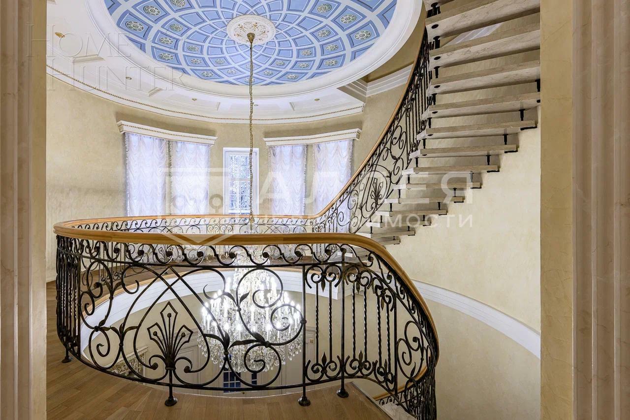 2-этажный коттедж 1 250 м² с отделкой