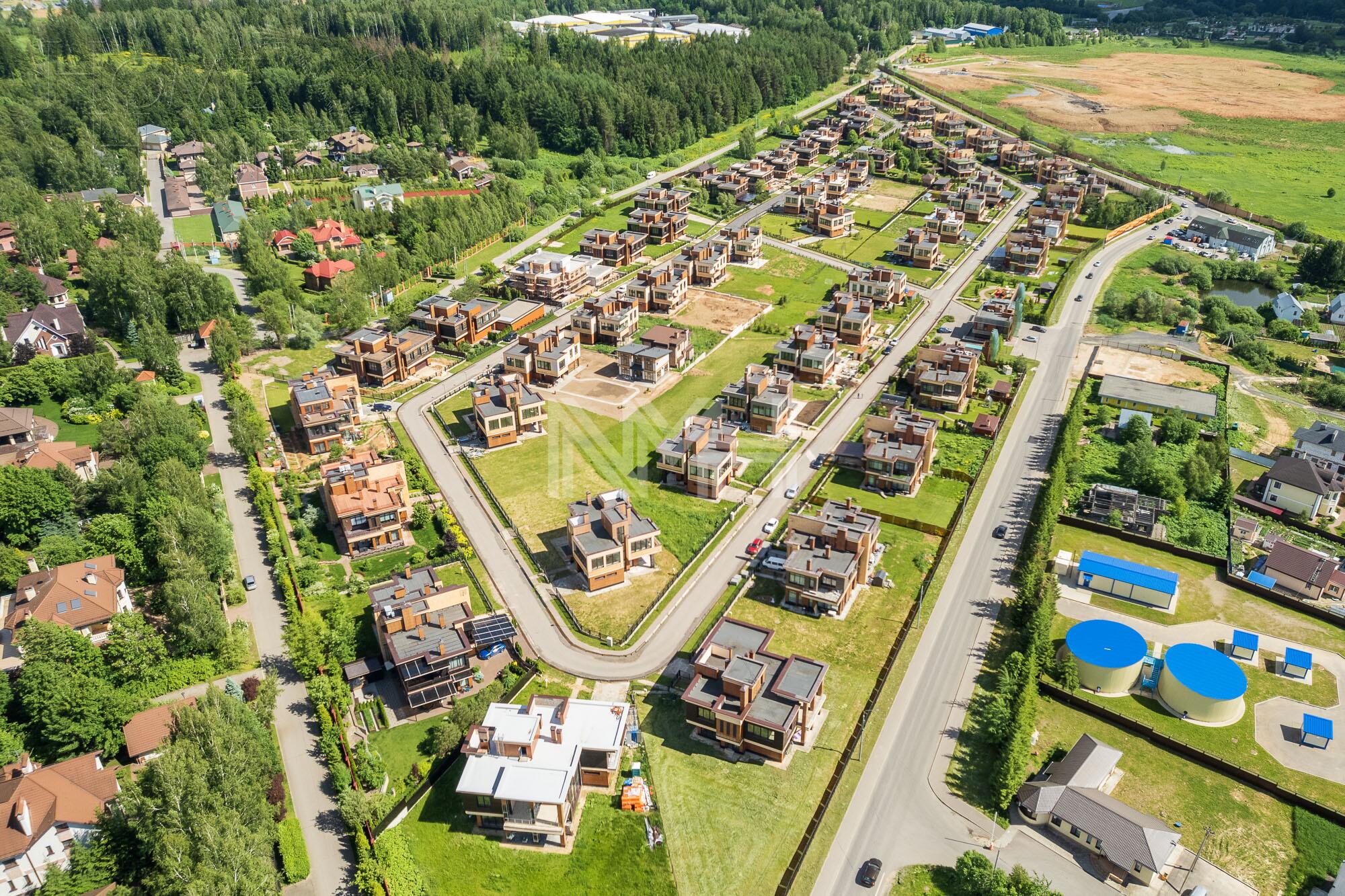 3-этажный коттедж 280 м² с отделкой