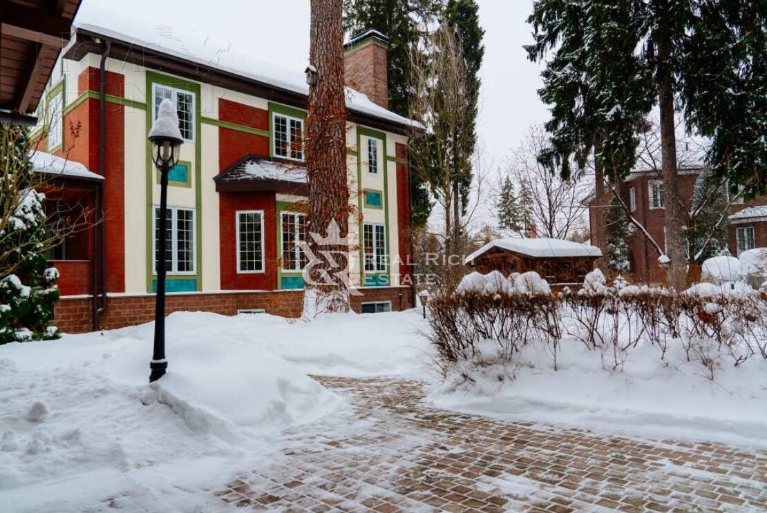 2-этажный коттедж 444 м² с отделкой