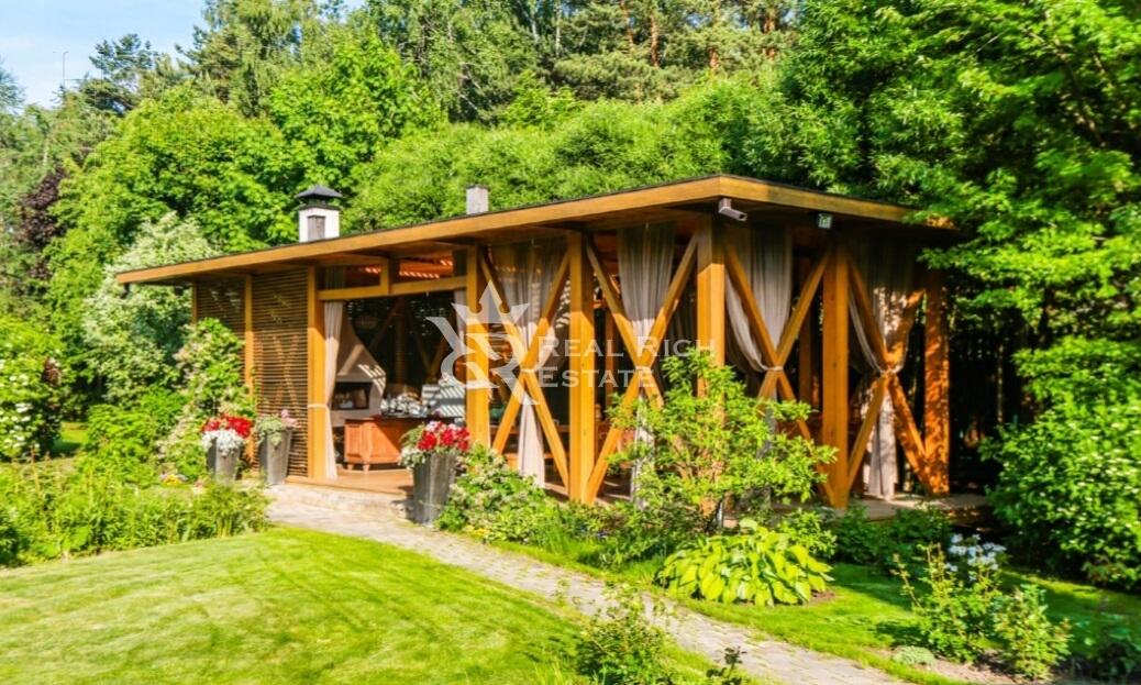 2-этажный коттедж 720 м² с отделкой